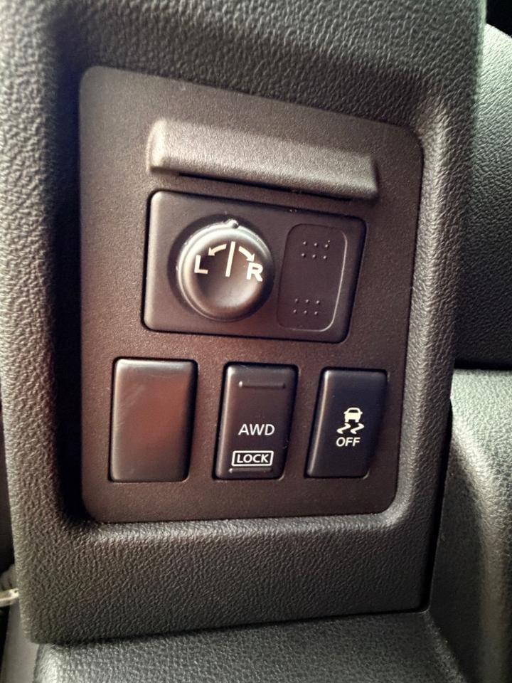 2013 Nissan Rogue SV w/SL Pkg 4dr All-wheel Drive CVT Photo