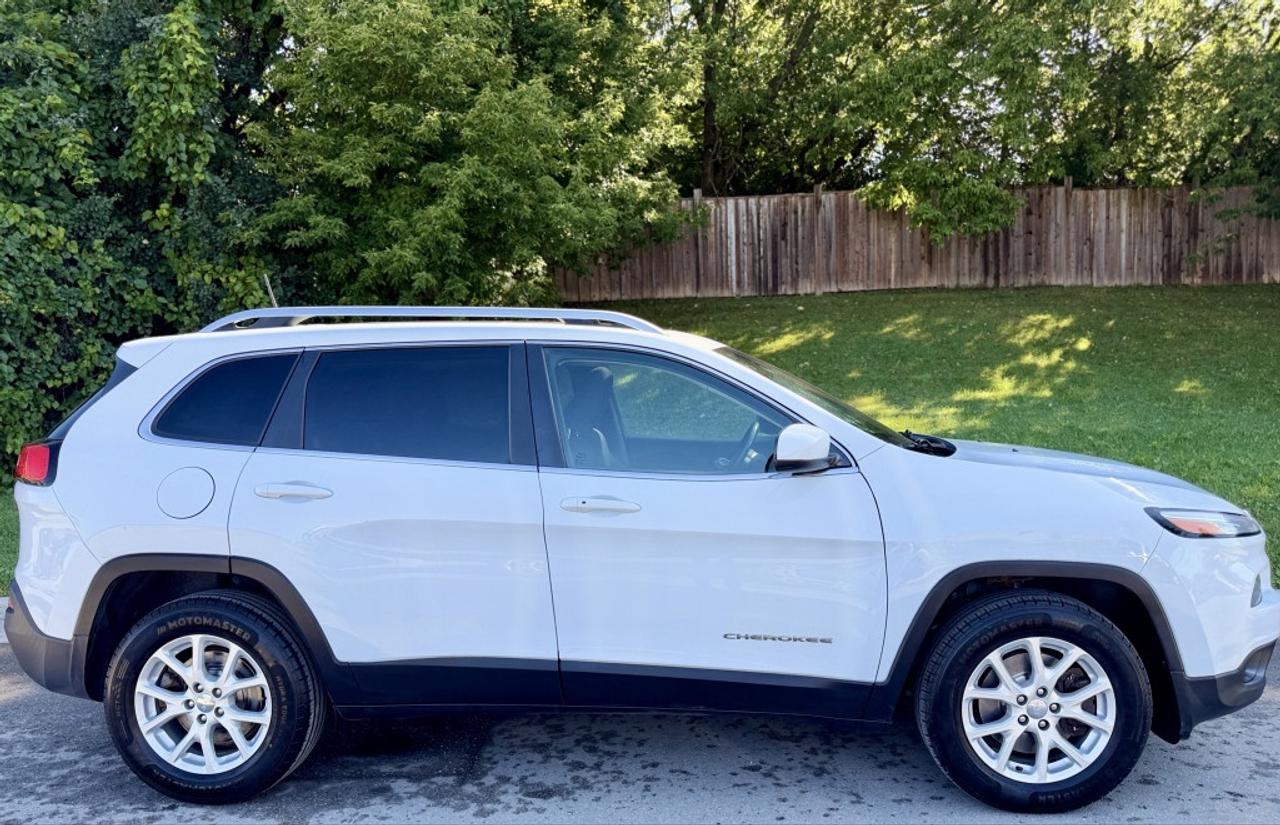 2016 Jeep Cherokee Latitude 4WD Photo