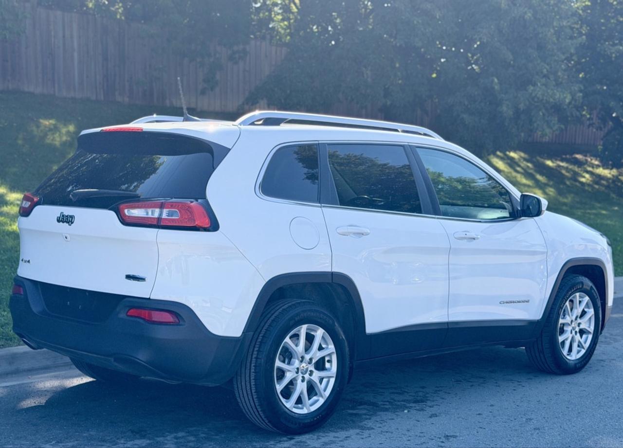 2016 Jeep Cherokee Latitude 4WD Photo