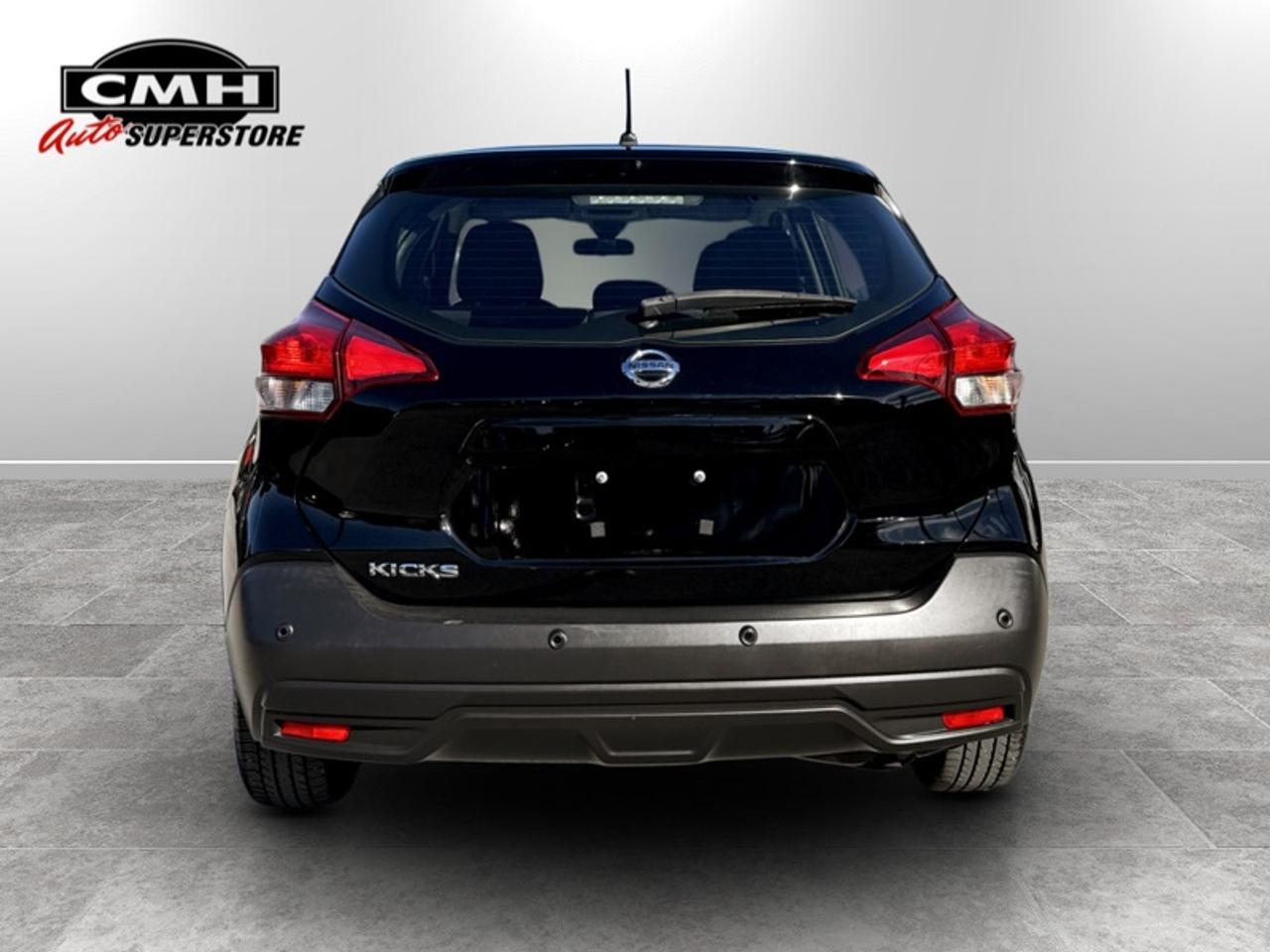 2020 Nissan Kicks 1.6 S  **CLEAN CARFAX** Photo