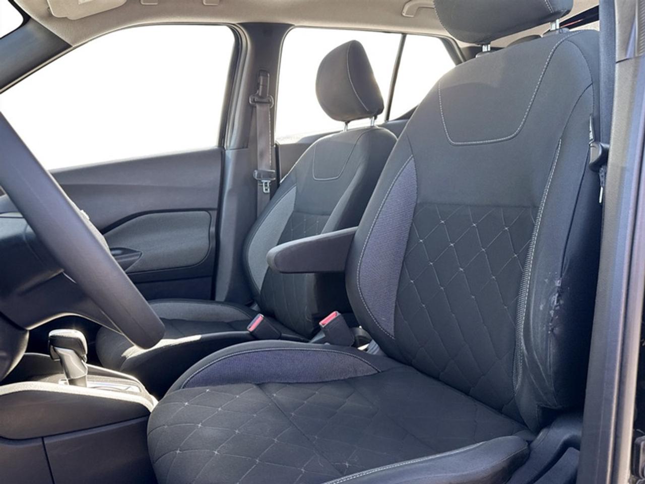 2020 Nissan Kicks 1.6 S  **CLEAN CARFAX** Photo