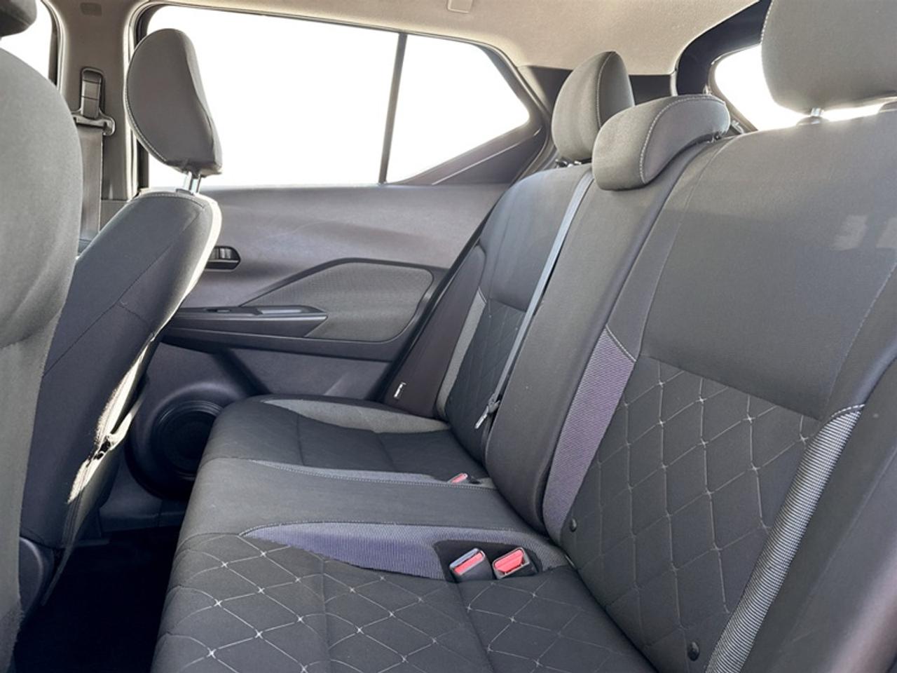 2020 Nissan Kicks 1.6 S  **CLEAN CARFAX** Photo