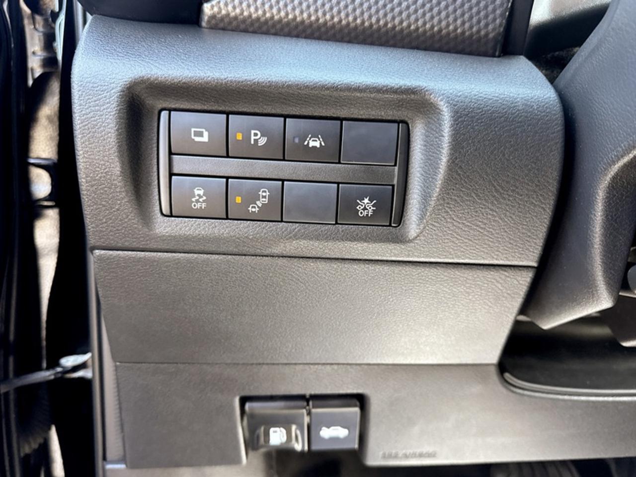 2020 Nissan Kicks 1.6 S  **CLEAN CARFAX** Photo
