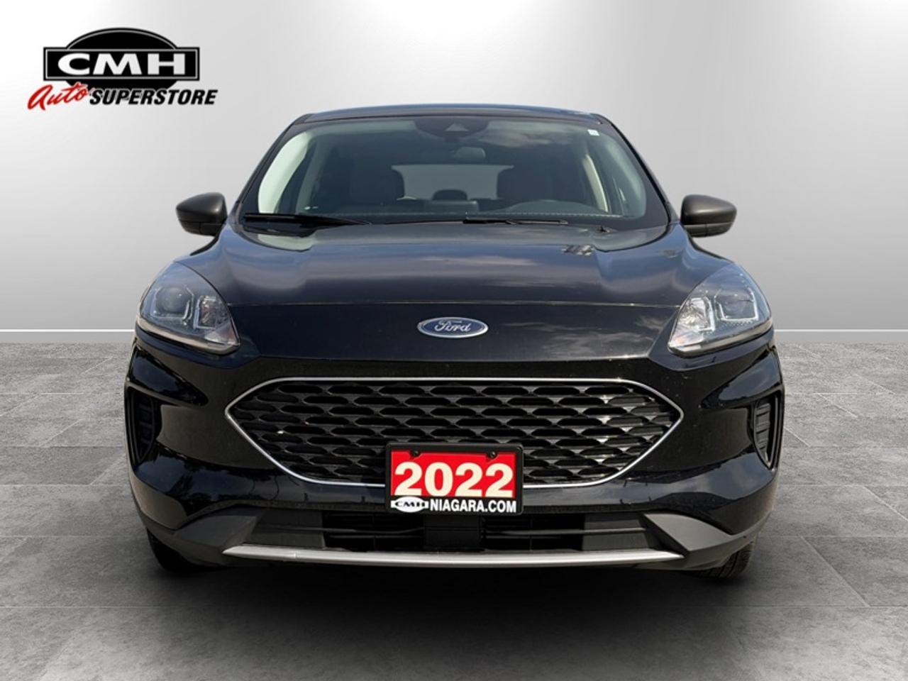 2022 Ford Escape SE w/Cold Weather Pkg Photo