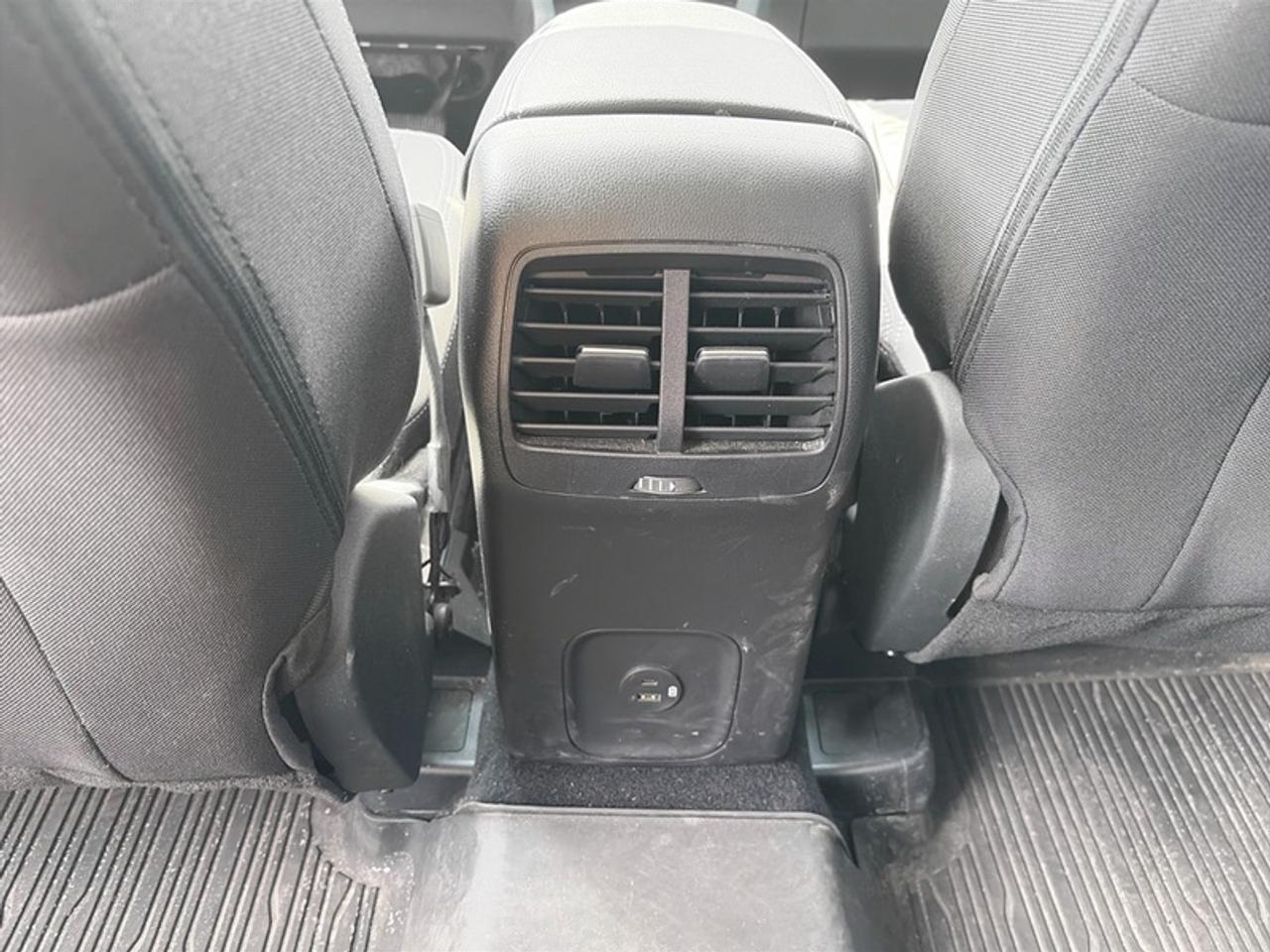 2022 Ford Escape SE w/Cold Weather Pkg Photo