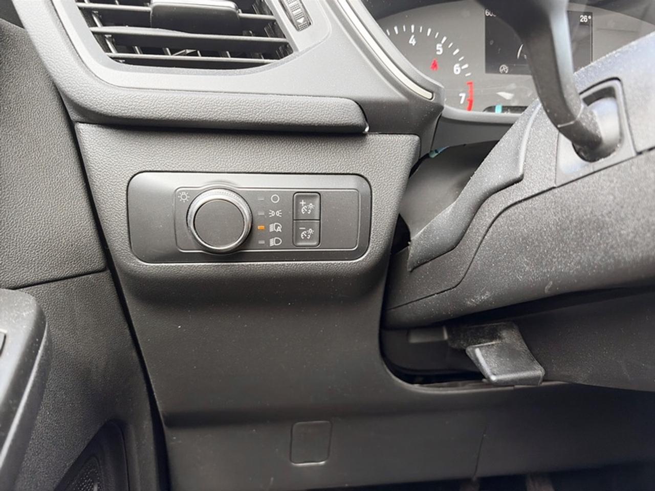 2022 Ford Escape SE w/Cold Weather Pkg Photo