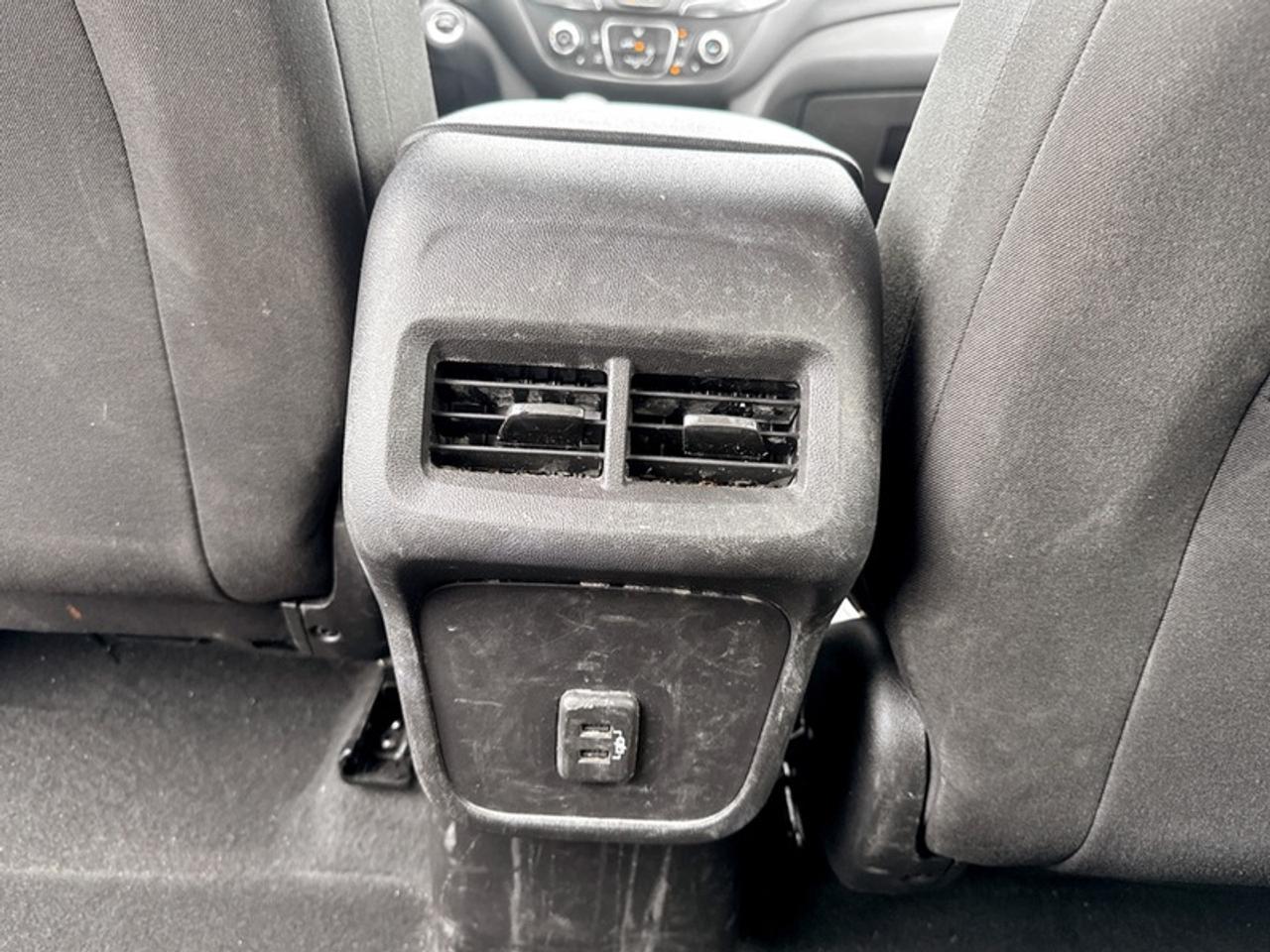 2022 Chevrolet Equinox LT  **LOW KMS - ONE OWNER** Photo
