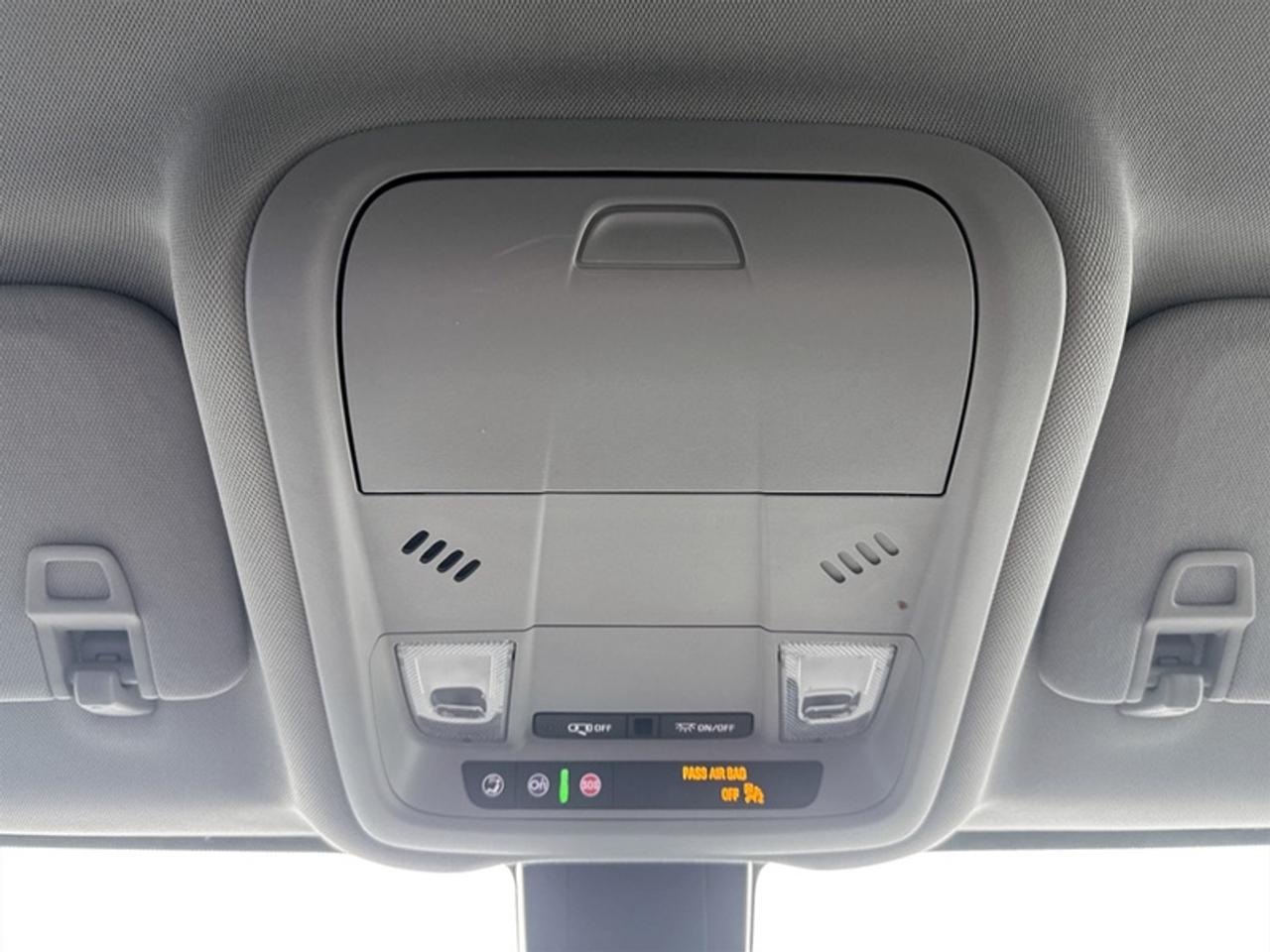 2022 Chevrolet Equinox LT  **LOW KMS - ONE OWNER** Photo
