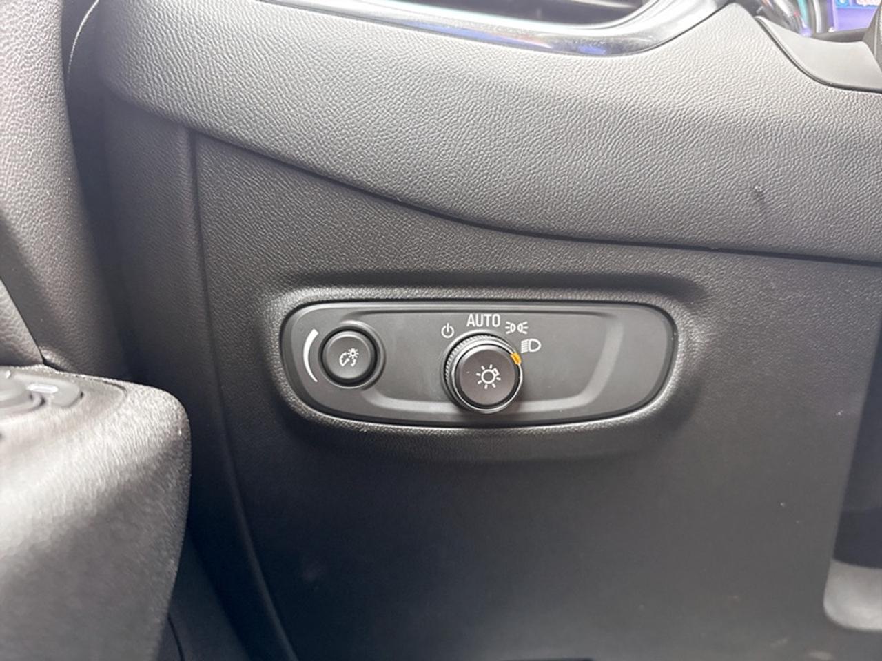2022 Chevrolet Equinox LT  **LOW KMS - ONE OWNER** Photo