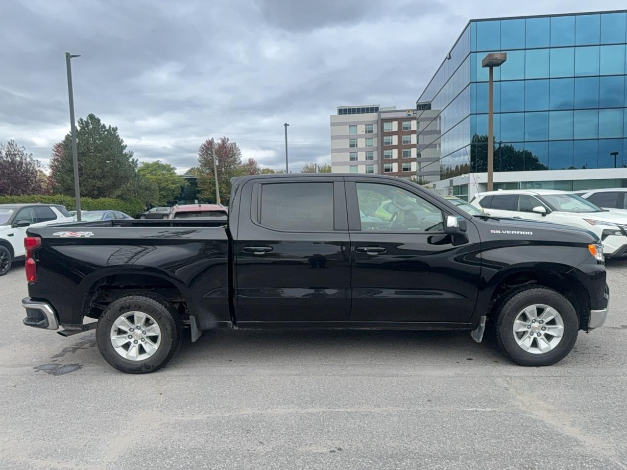 2025 Chevrolet Silverado 1500 LT Photo