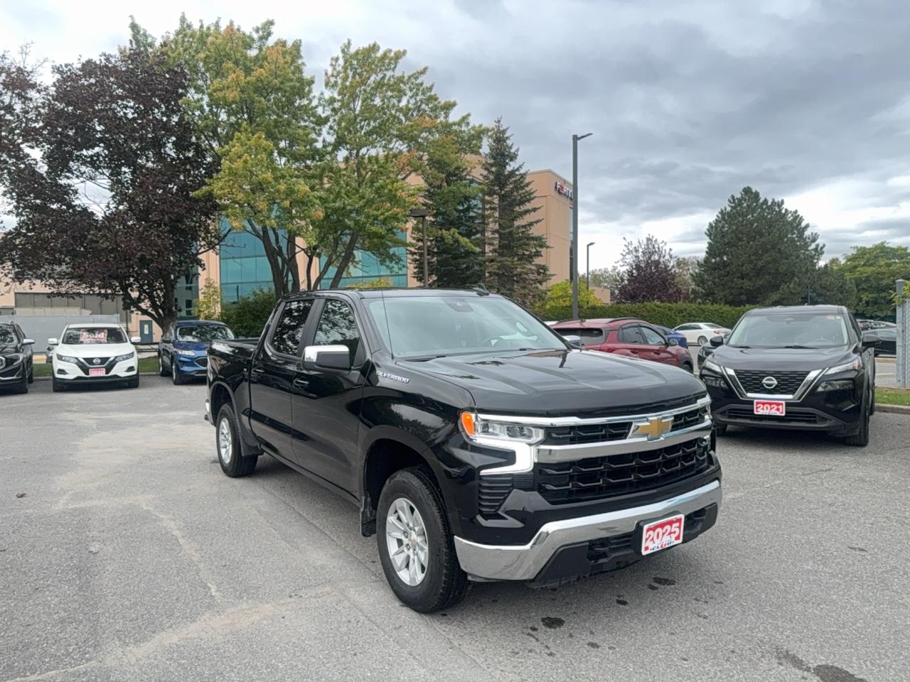 2025 Chevrolet Silverado 1500 LT Photo