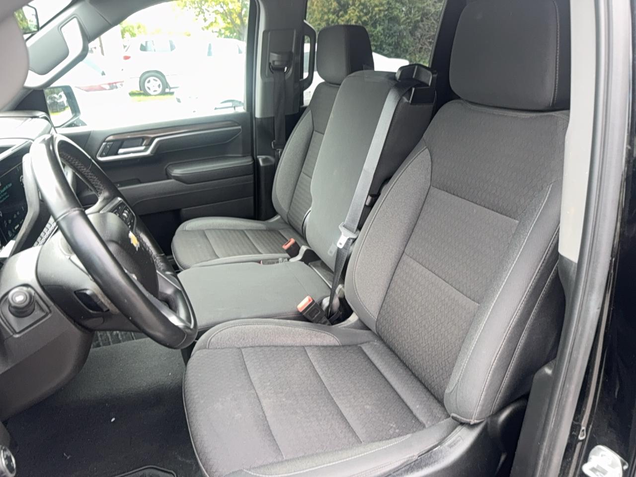 2025 Chevrolet Silverado 1500 LT Photo