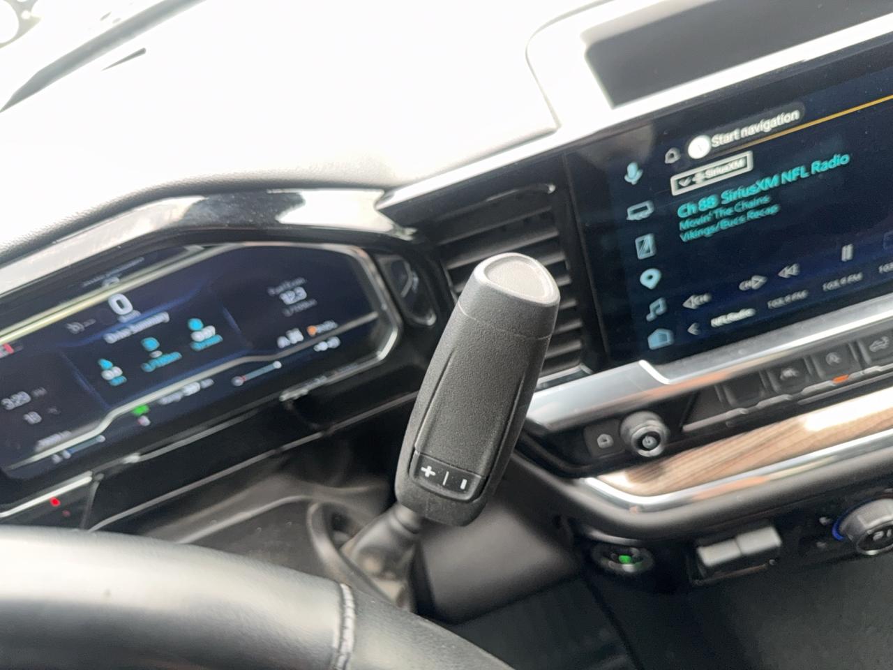2025 Chevrolet Silverado 1500 LT Photo