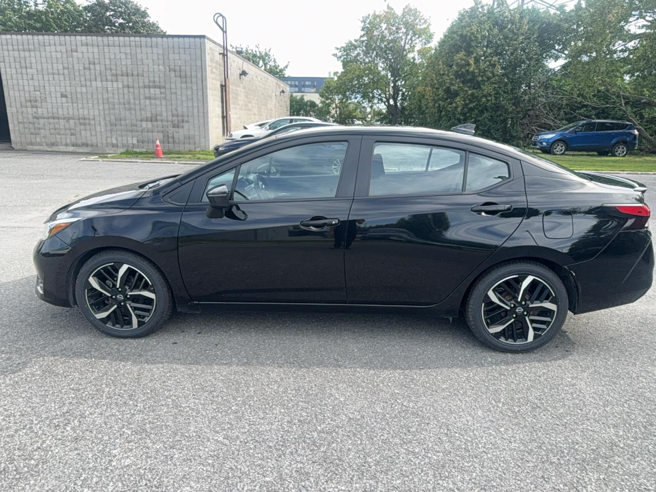 2024 Nissan Versa SR Photo1