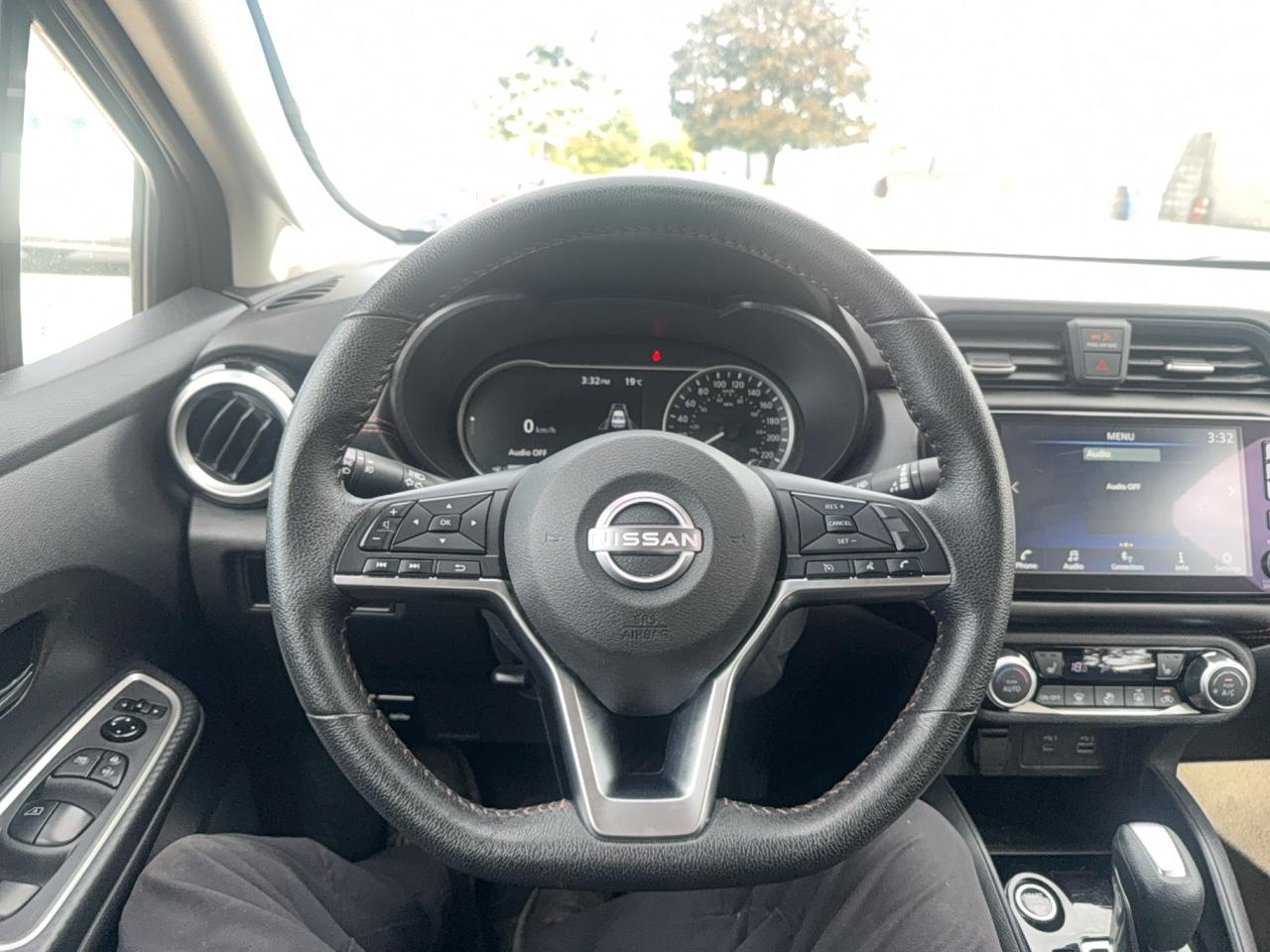 2024 Nissan Versa SR Photo