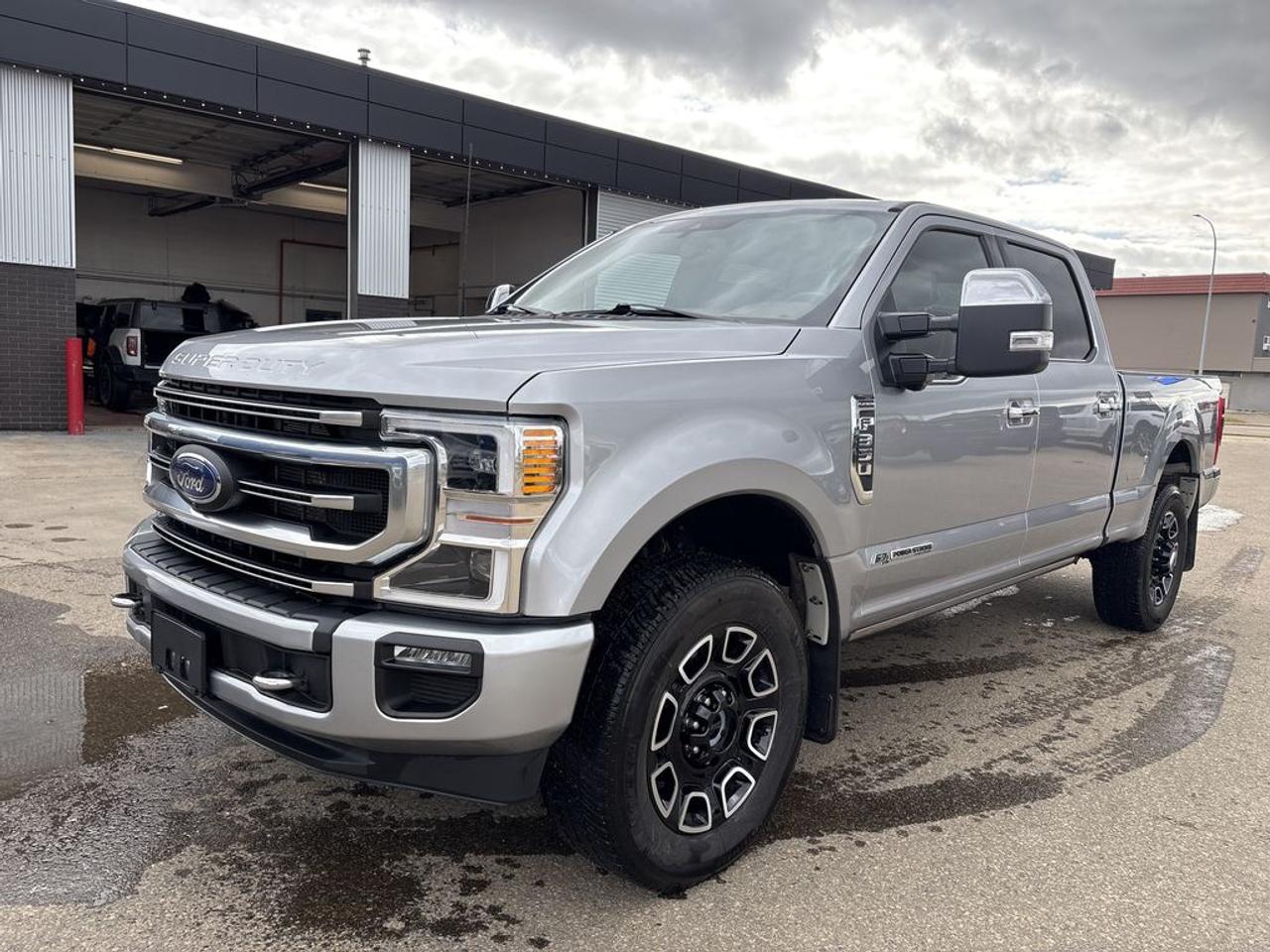 2022 Ford F-350 Super Duty SRW Platinum Photo1