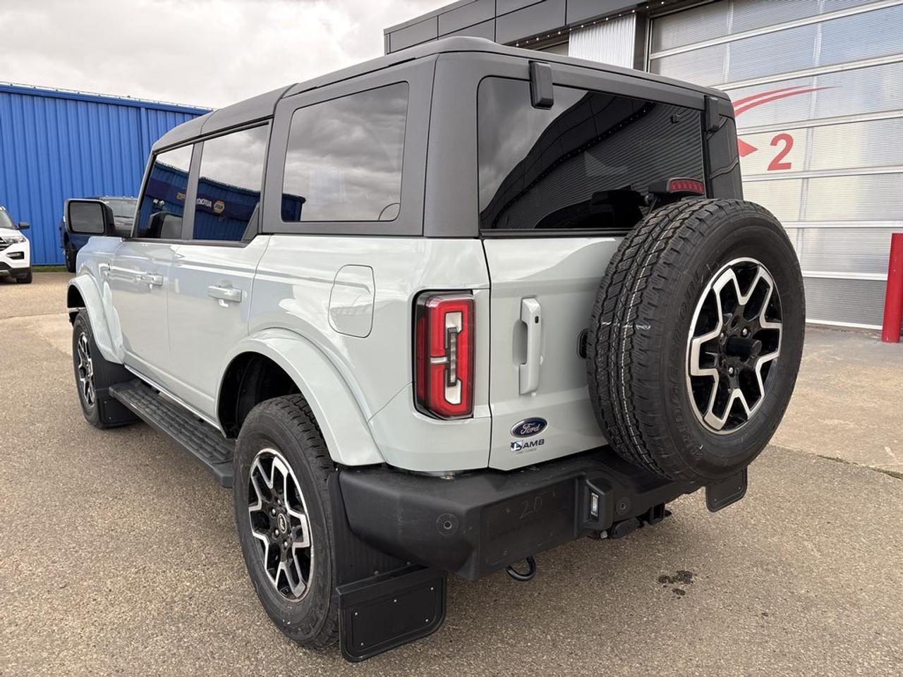 2024 Ford Bronco Outer Banks Photo4