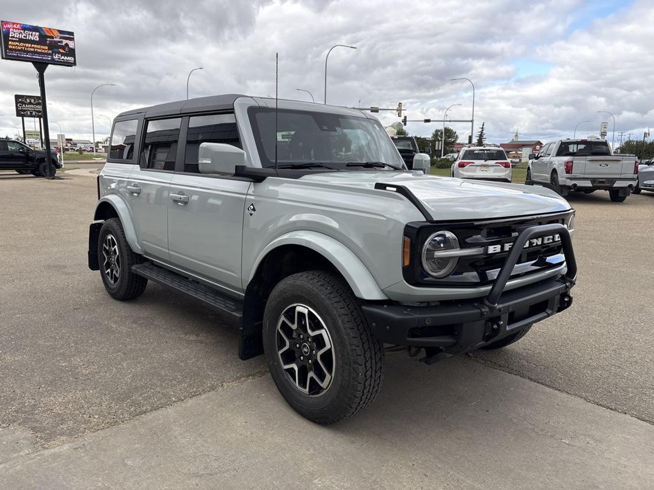 2024 Ford Bronco Outer Banks Photo0
