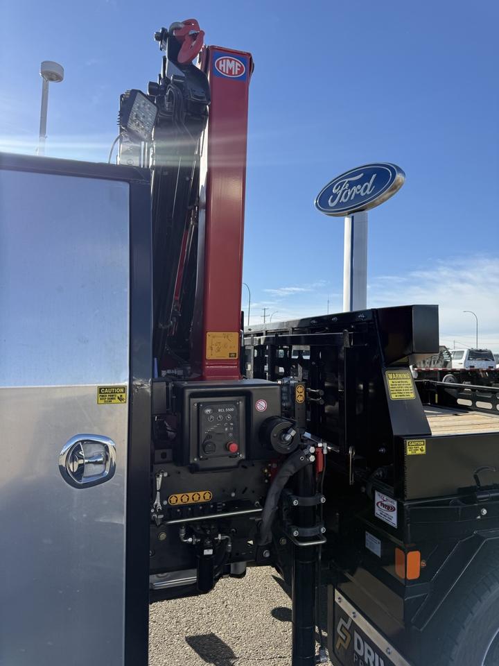 2026 Ford SUPER DUTY F-550 DRW XLT Photo2