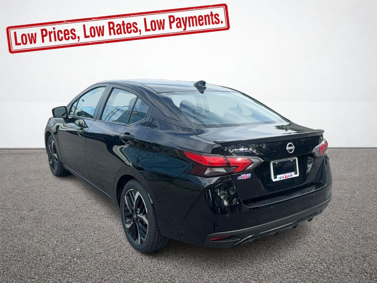 2024 Nissan Versa SR