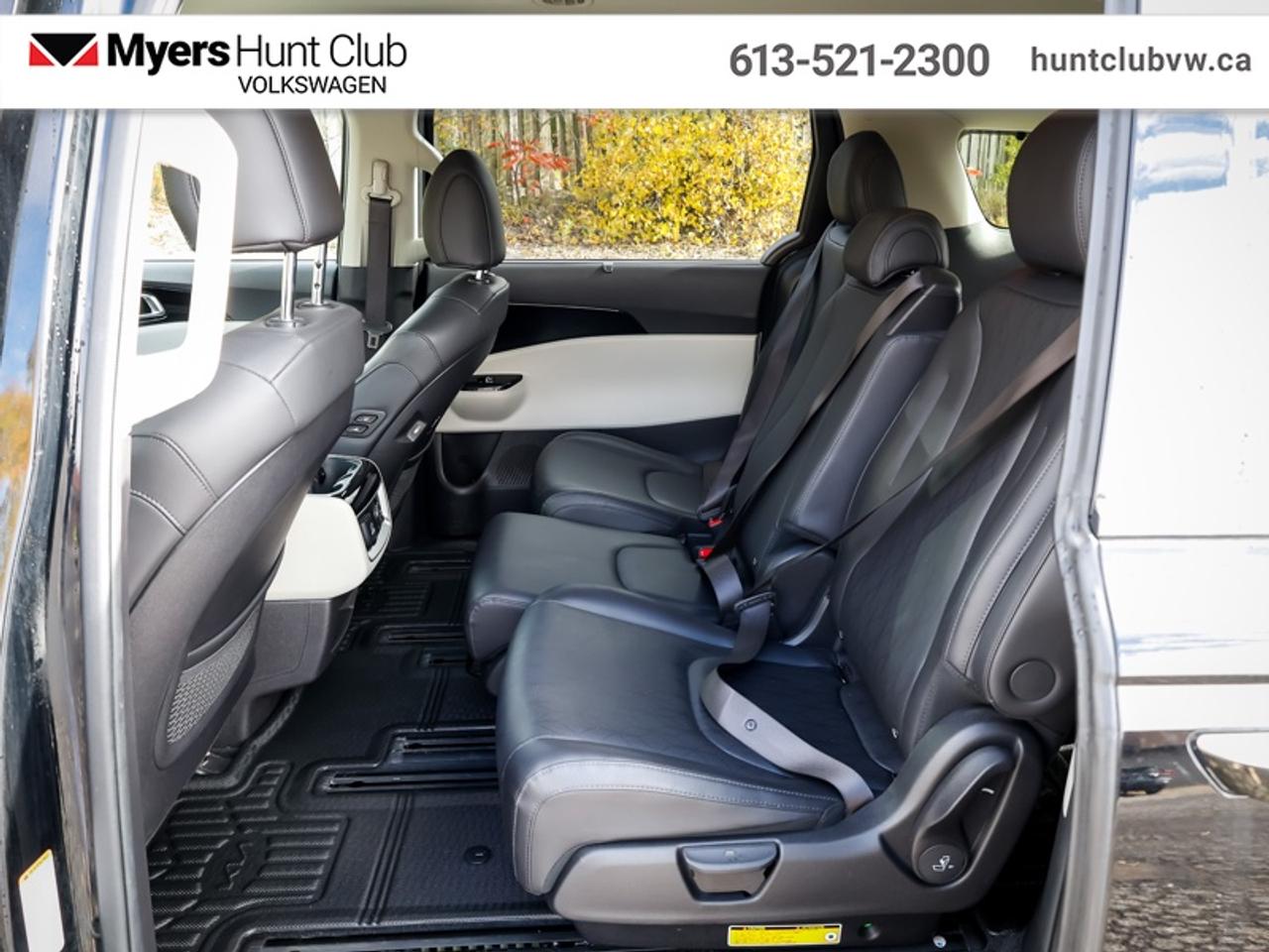 2023 Kia Carnival LX  - Apple CarPlay -  Android Auto Photo