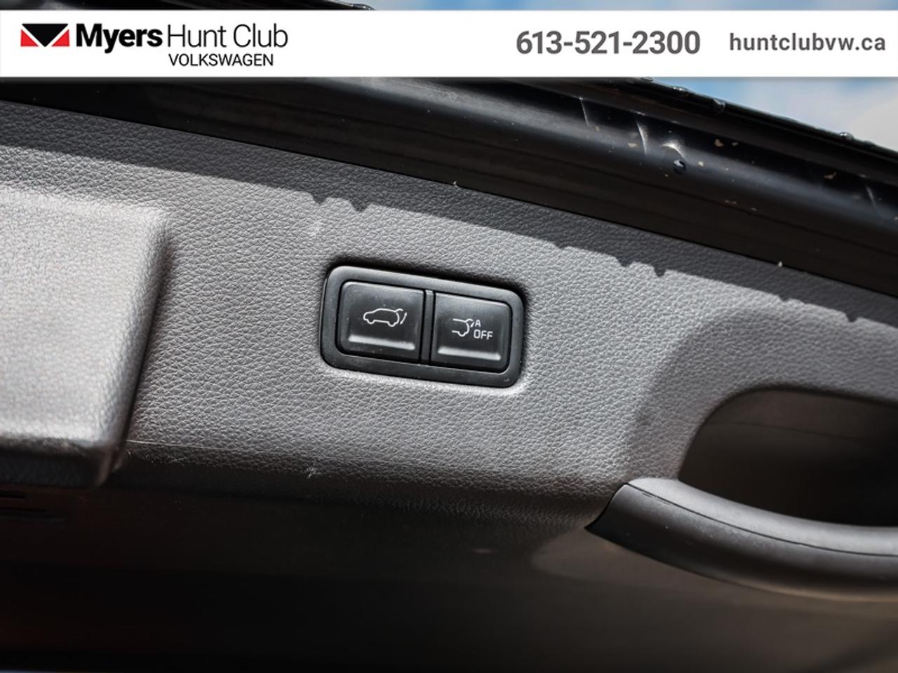 2023 Kia Carnival LX  - Apple CarPlay -  Android Auto Photo