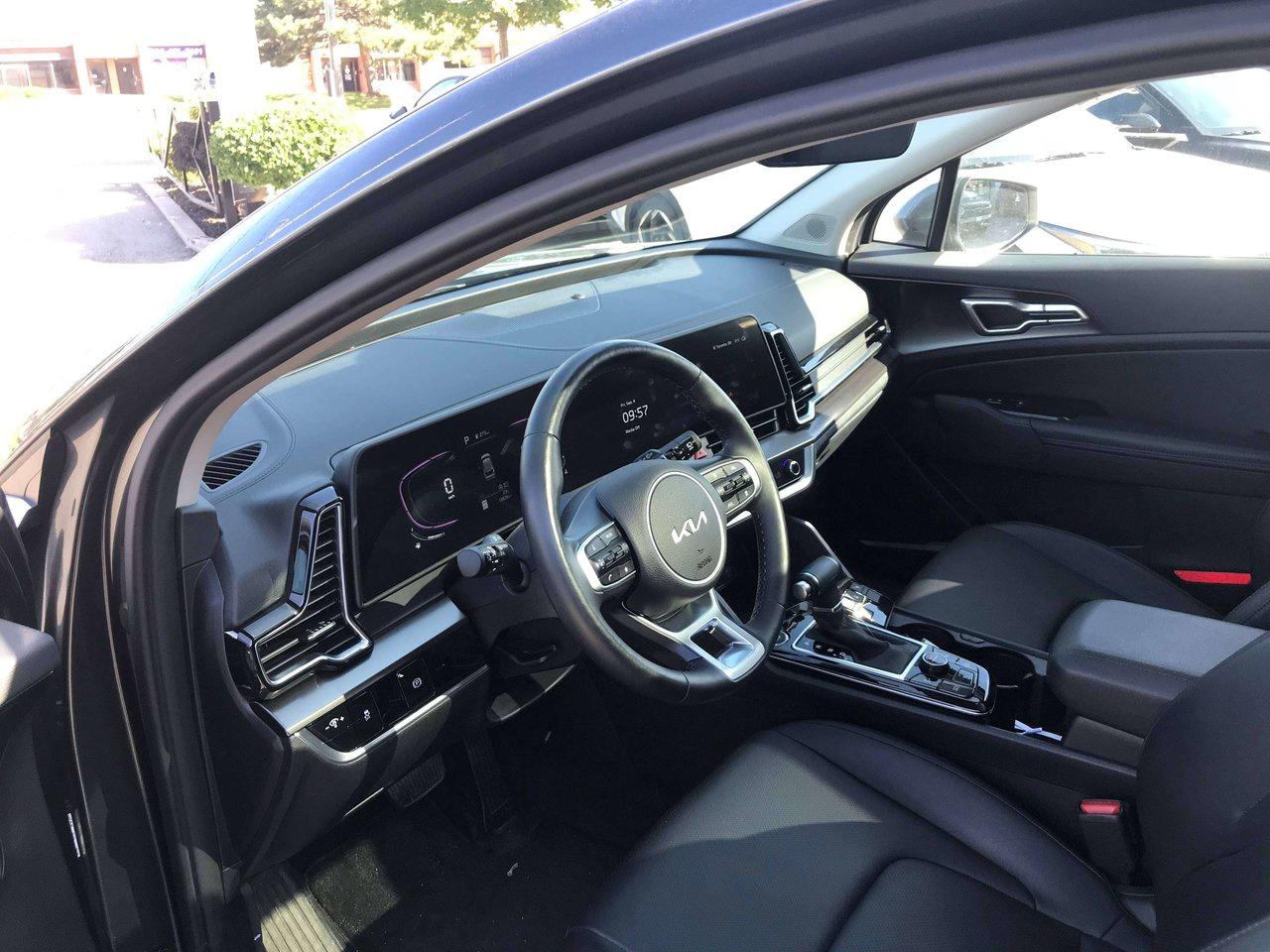2025 Kia Sportage EX Pkg.   Sunroof   Power Liftgate Photo