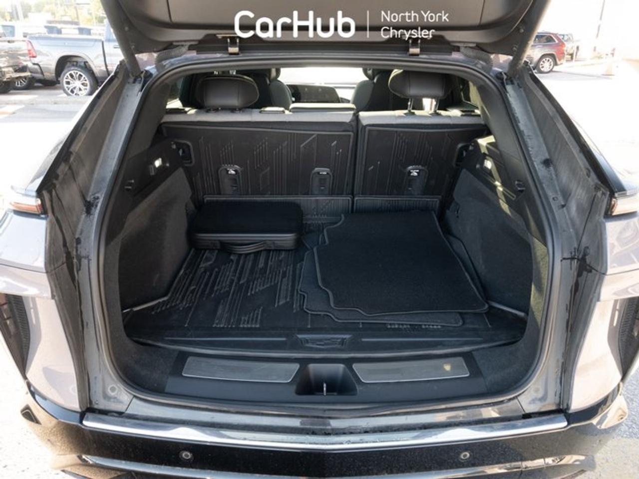 2024 Cadillac LYRIQ Tech Fully Electric | Panoramic Roof | Heated Seats | Navigation | Wireless Connection Photo