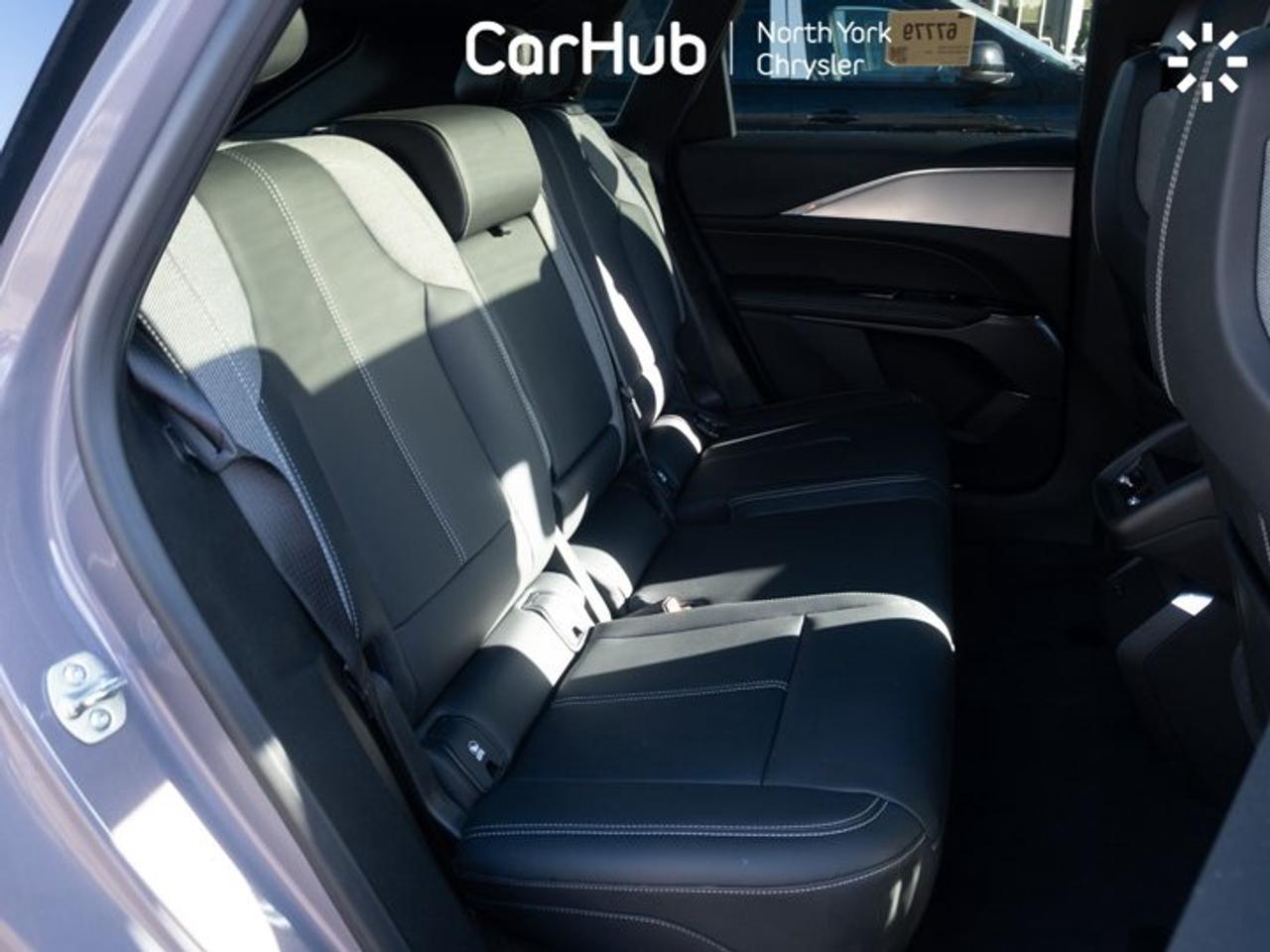 2024 Cadillac LYRIQ Tech Fully Electric | Panoramic Roof | Heated Seats | Navigation | Wireless Connection Photo