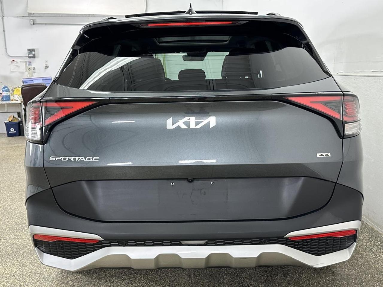 2025 Kia Sportage EX/AWD/LEATHER/PANOROOF/NAVIGATION/1 OWNER! Photo