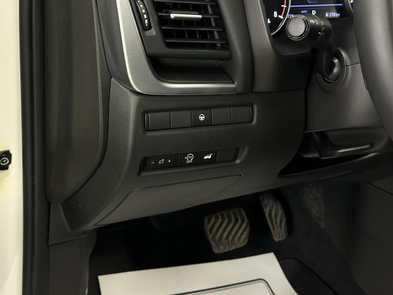 2025 Nissan Rogue Midnight Edition SV/AWD/MIDNIGHT EDITION/LEATHER/PANOROOF/6605KM/OFF 1 OWNER LEASE! Photo