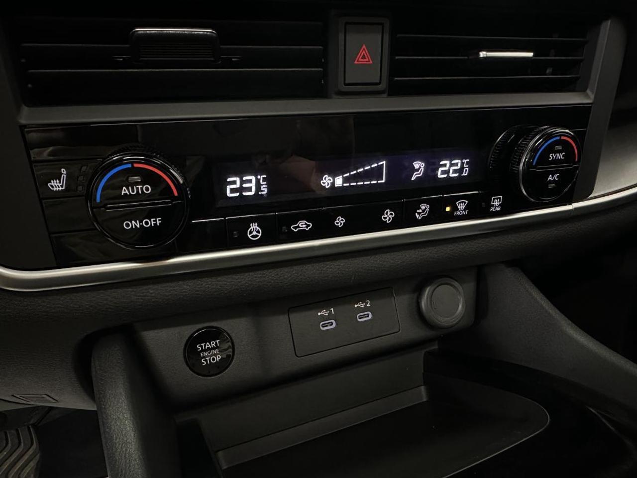 2025 Nissan Rogue Midnight Edition SV/AWD/MIDNIGHT EDITION/LEATHER/PANOROOF/6605KM/OFF 1 OWNER LEASE! Photo