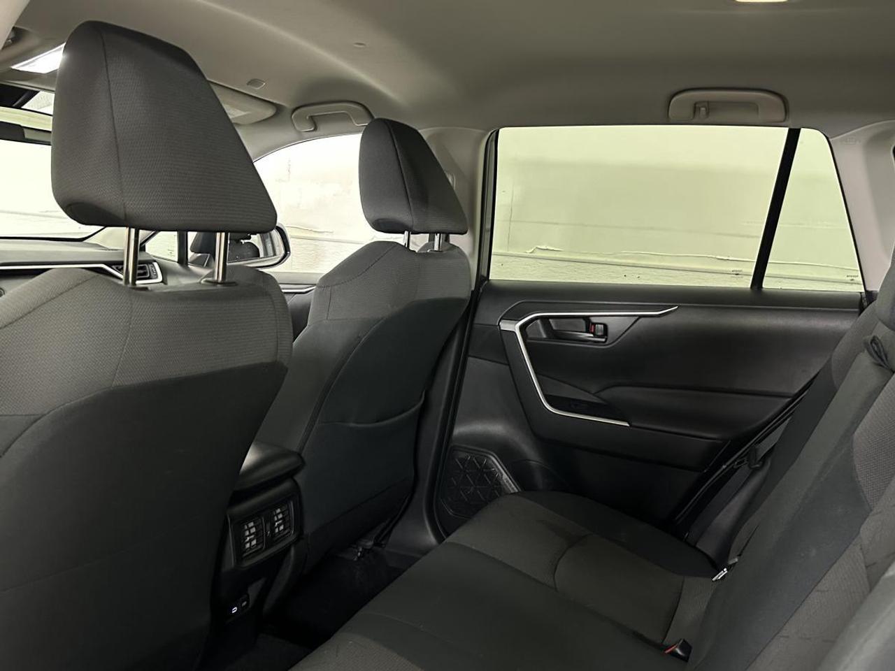 2024 Toyota RAV4 LE/AWD/36000KM! Photo