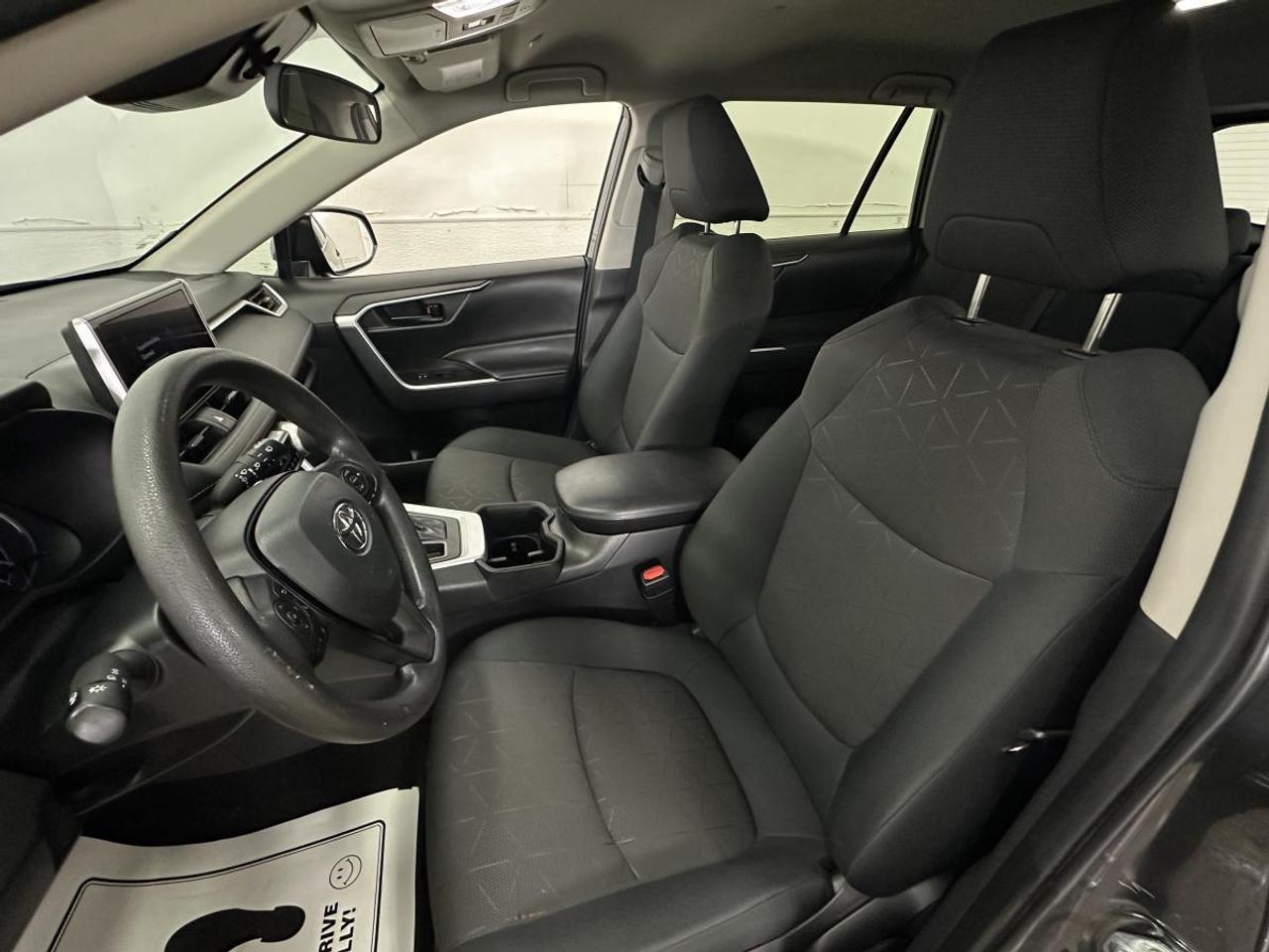 2024 Toyota RAV4 LE/AWD/36000KM! Photo
