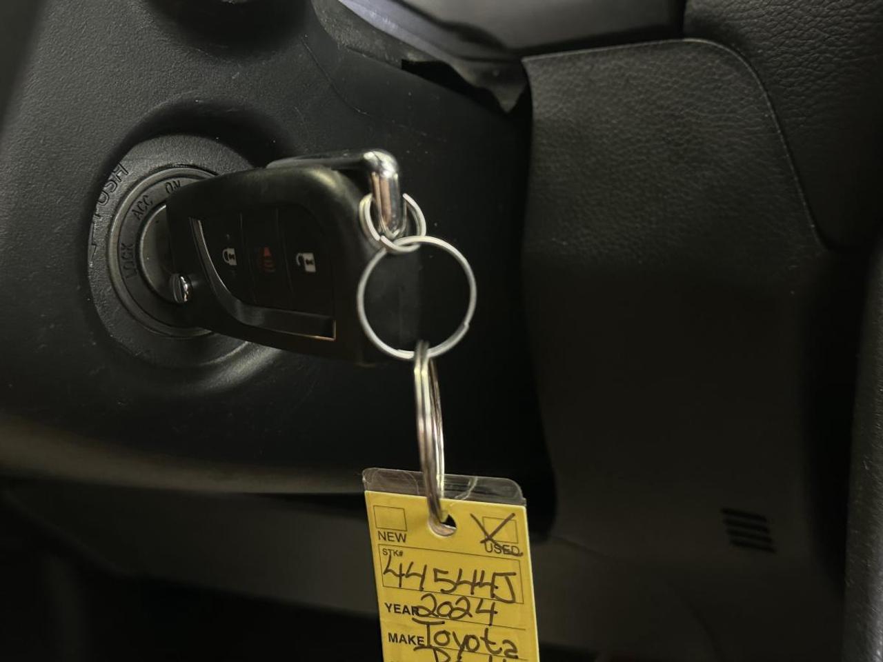 2024 Toyota RAV4 LE/AWD/36000KM! Photo