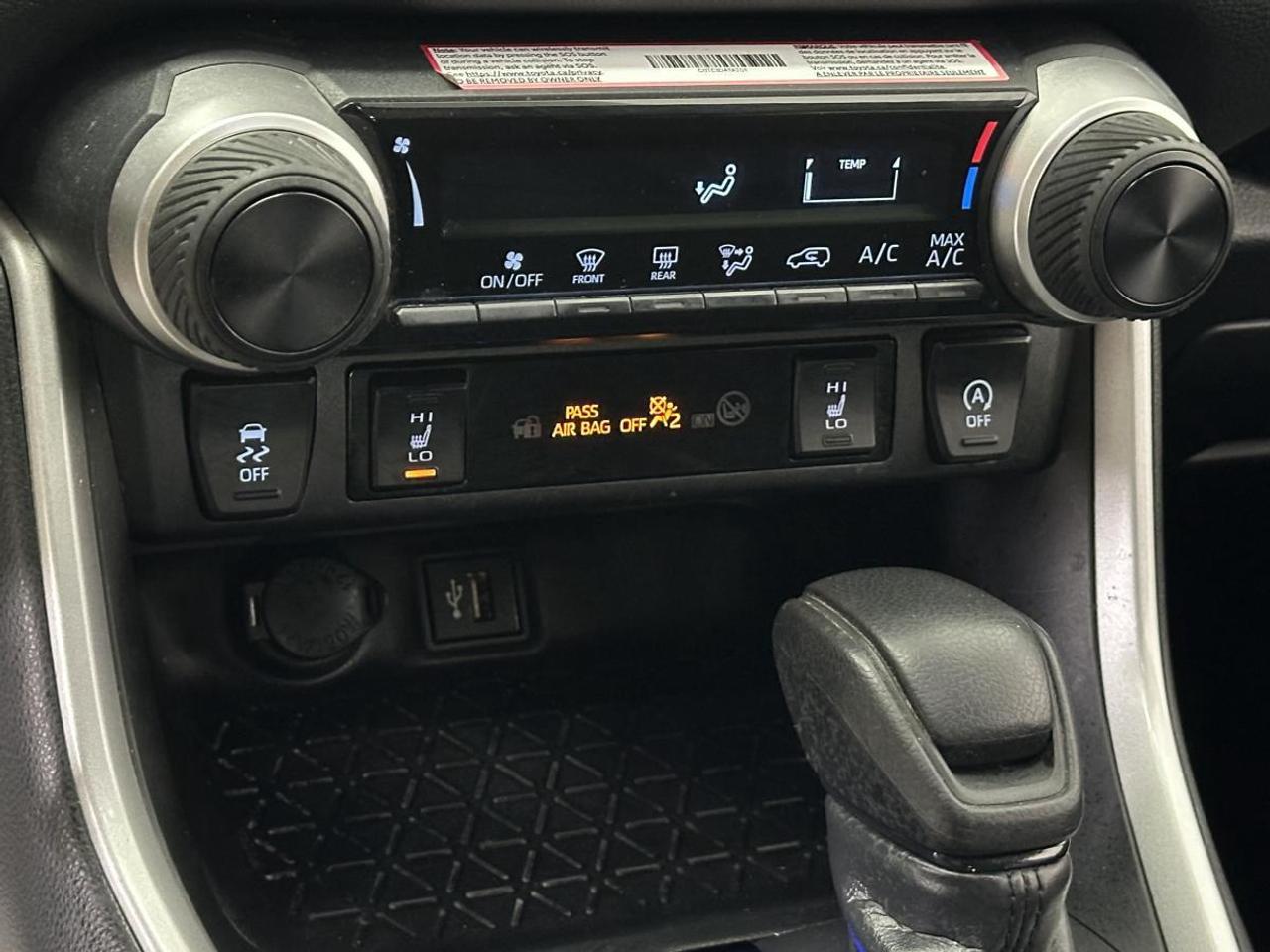2024 Toyota RAV4 LE/AWD/36000KM! Photo
