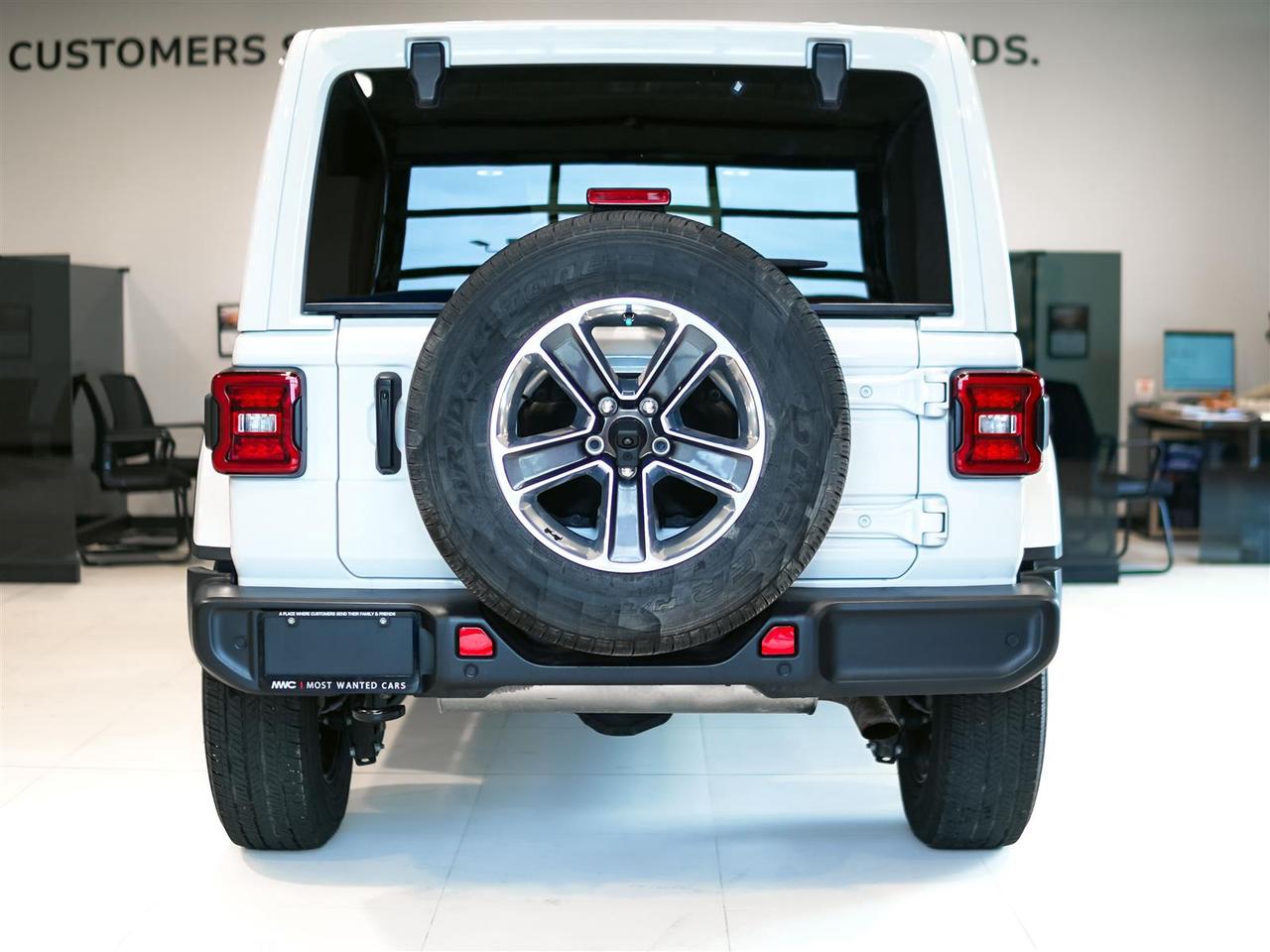 2022 Jeep Wrangler UNLIMITED SAHARA | NO ACCIDENTS | LEATHER | BLIND | NAV | 4X4 Photo