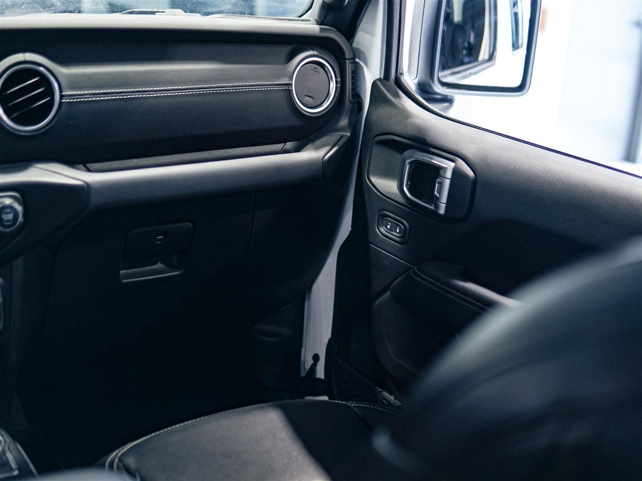 2022 Jeep Wrangler UNLIMITED SAHARA | NO ACCIDENTS | LEATHER | BLIND | NAV | 4X4 Photo