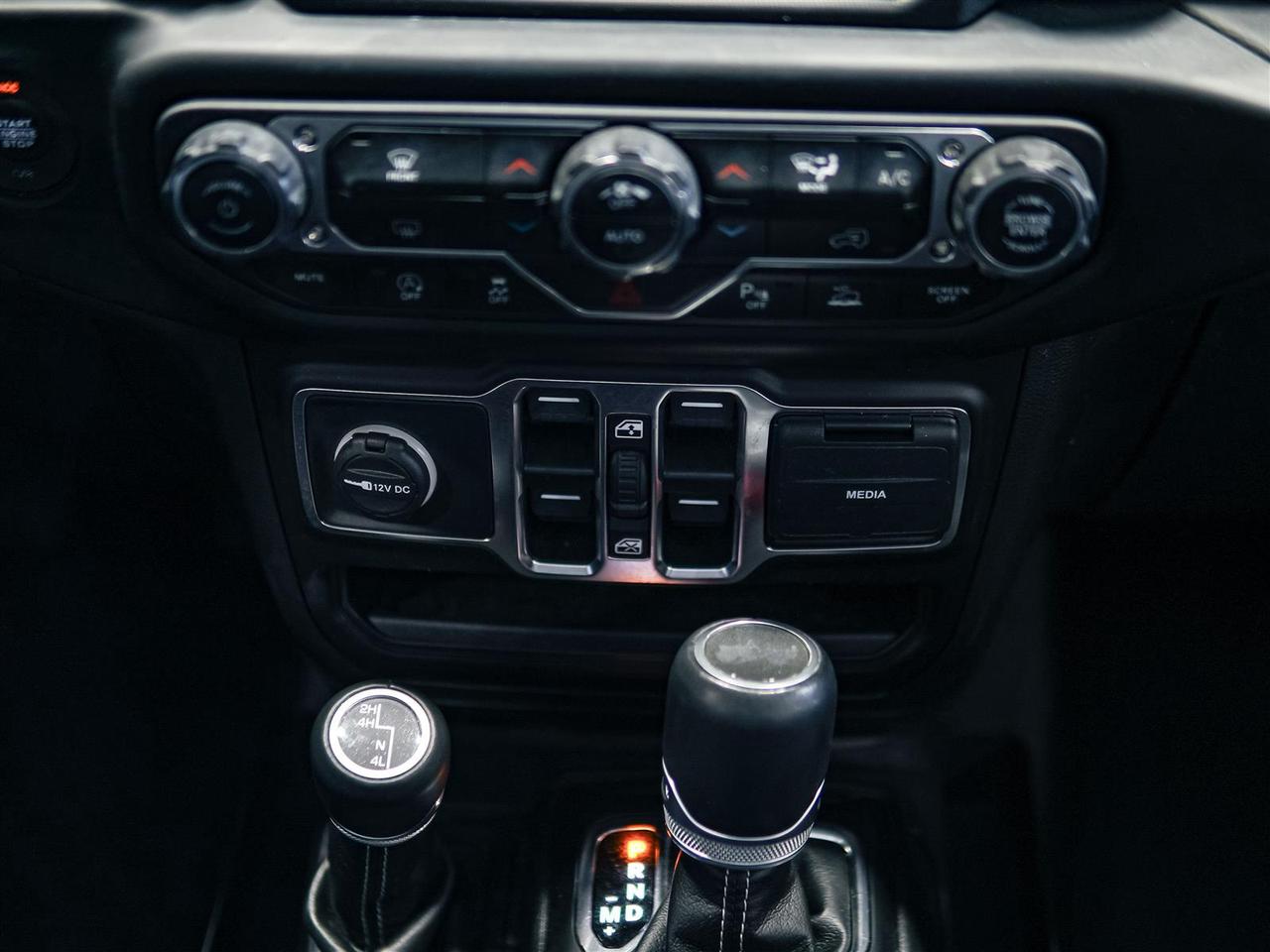 2022 Jeep Wrangler UNLIMITED SAHARA | NO ACCIDENTS | LEATHER | BLIND | NAV | 4X4 Photo