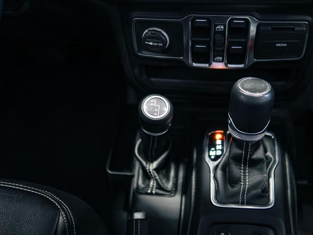 2022 Jeep Wrangler UNLIMITED SAHARA | NO ACCIDENTS | LEATHER | BLIND | NAV | 4X4 Photo
