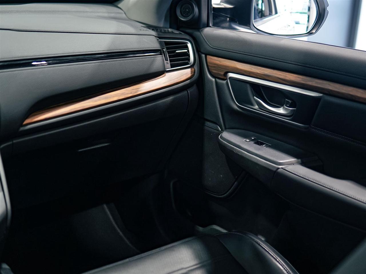 2019 Honda CR-V Touring AWD | One Owner | No Accidents Photo