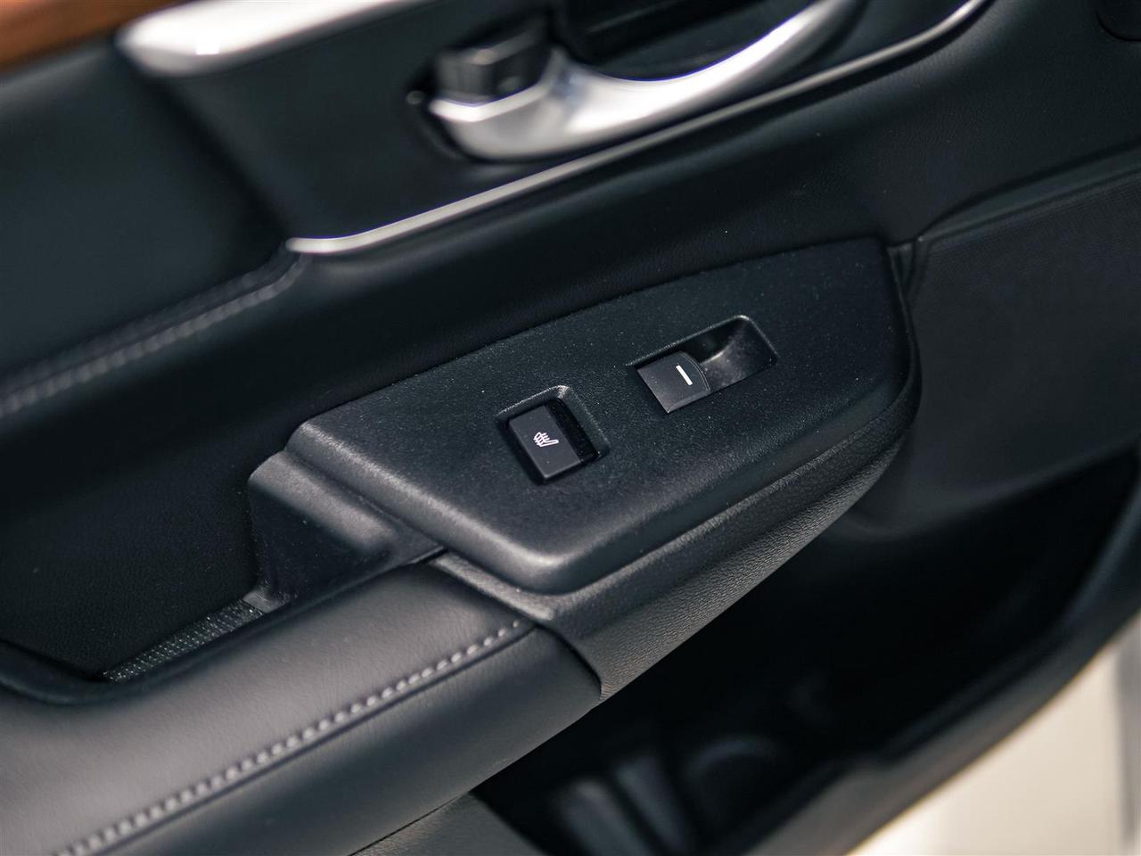 2019 Honda CR-V Touring AWD | One Owner | No Accidents Photo