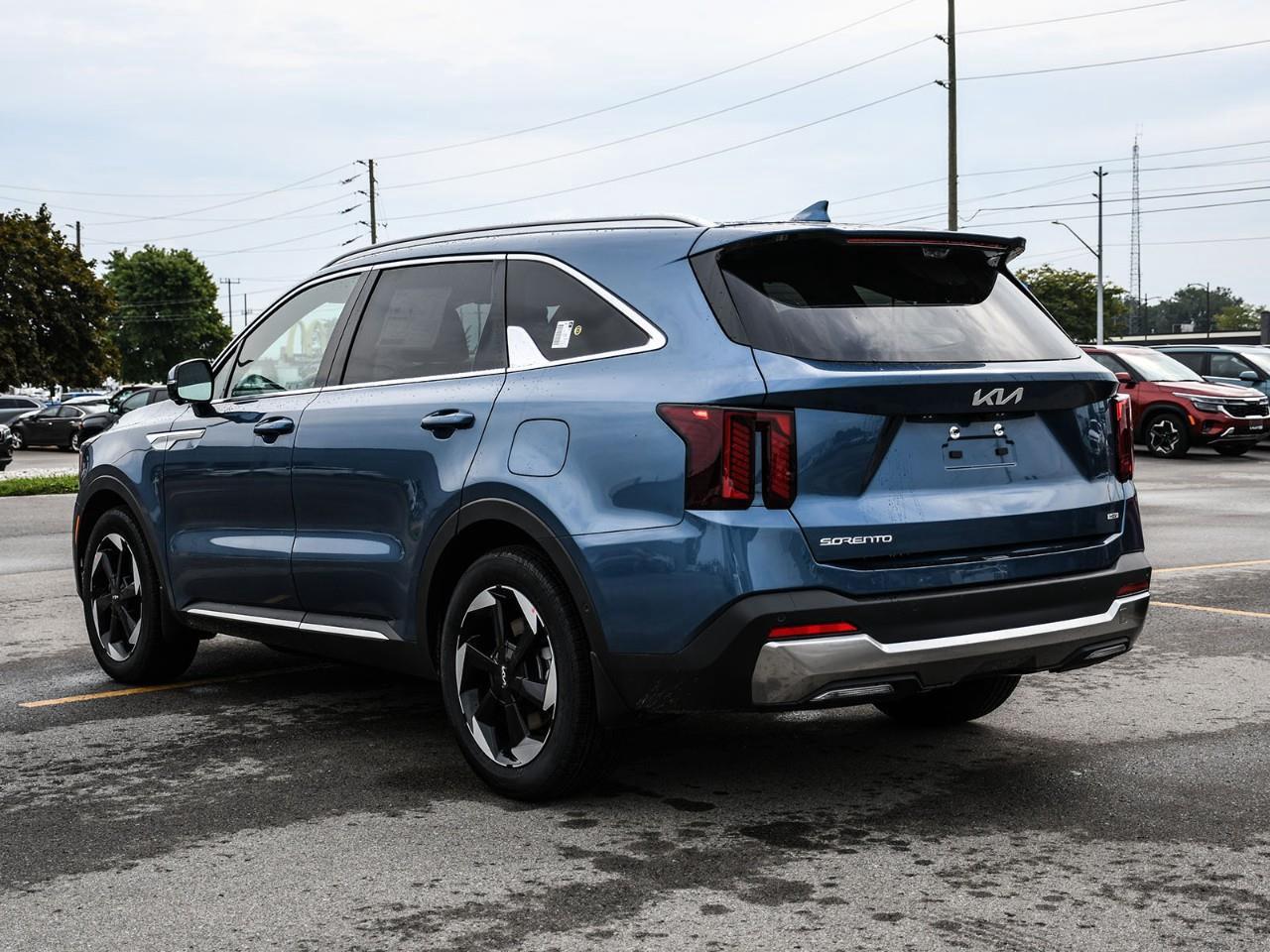 2026 Kia Sorento Hybrid 2026 Kia Sorento SX Hybrid | Dealer Demo | Qualifies for New Incentives | 3.99% up to 60 months OAC Photo3