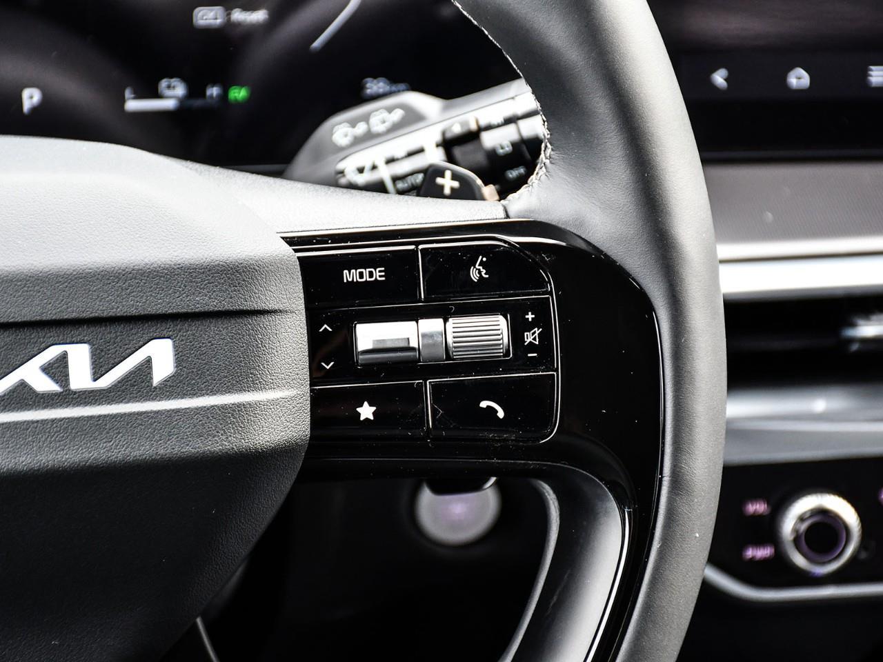 2026 Kia Sorento Hybrid 2026 Kia Sorento SX Hybrid | Dealer Demo | Qualifies for New Incentives | 3.99% up to 60 months OAC Photo