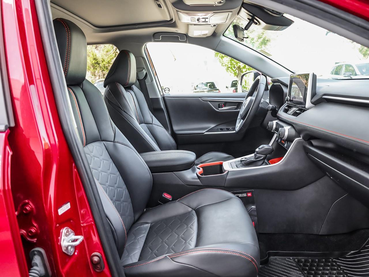 2024 Toyota RAV4 Trail LEATHER HEATED SEATS-HEATED STEERING WHEEL-SUNROOF-TOYOTA SAFETY SENSE-NO ACCIDENTS Photo