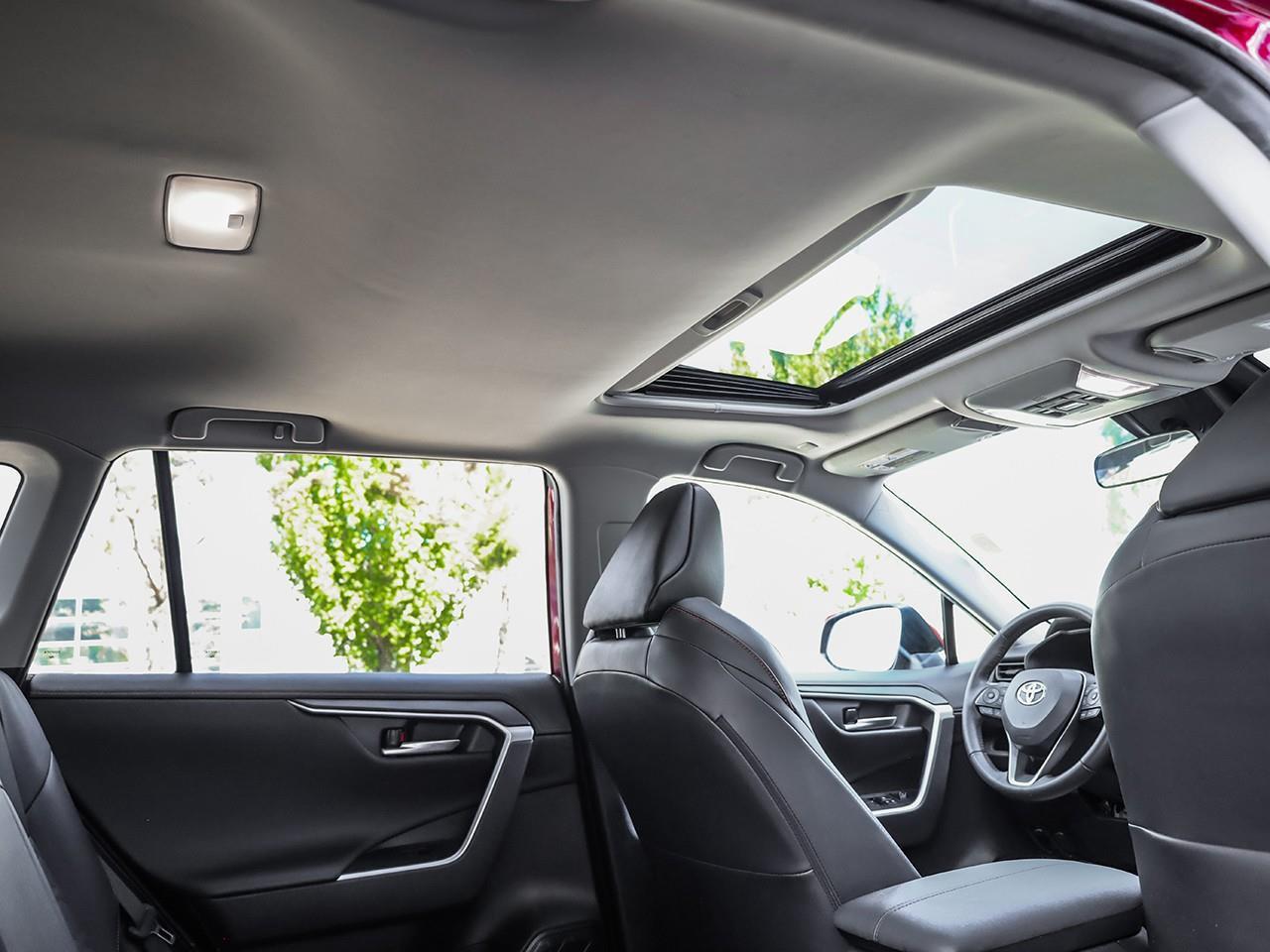 2024 Toyota RAV4 Trail LEATHER HEATED SEATS-HEATED STEERING WHEEL-SUNROOF-TOYOTA SAFETY SENSE-NO ACCIDENTS Photo