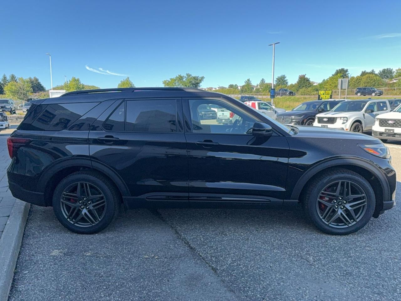 2026 Ford Explorer ST 4WD, PANO ROOF, 360 CAM, ADAPTIVE CRUISE Photo3