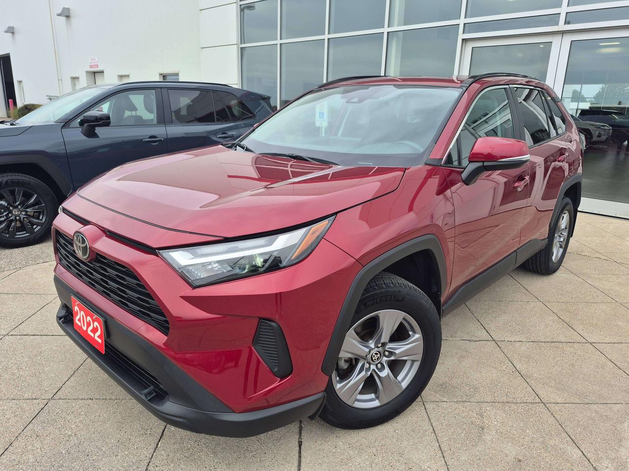 2022 Toyota RAV4 XLE AWD Photo0