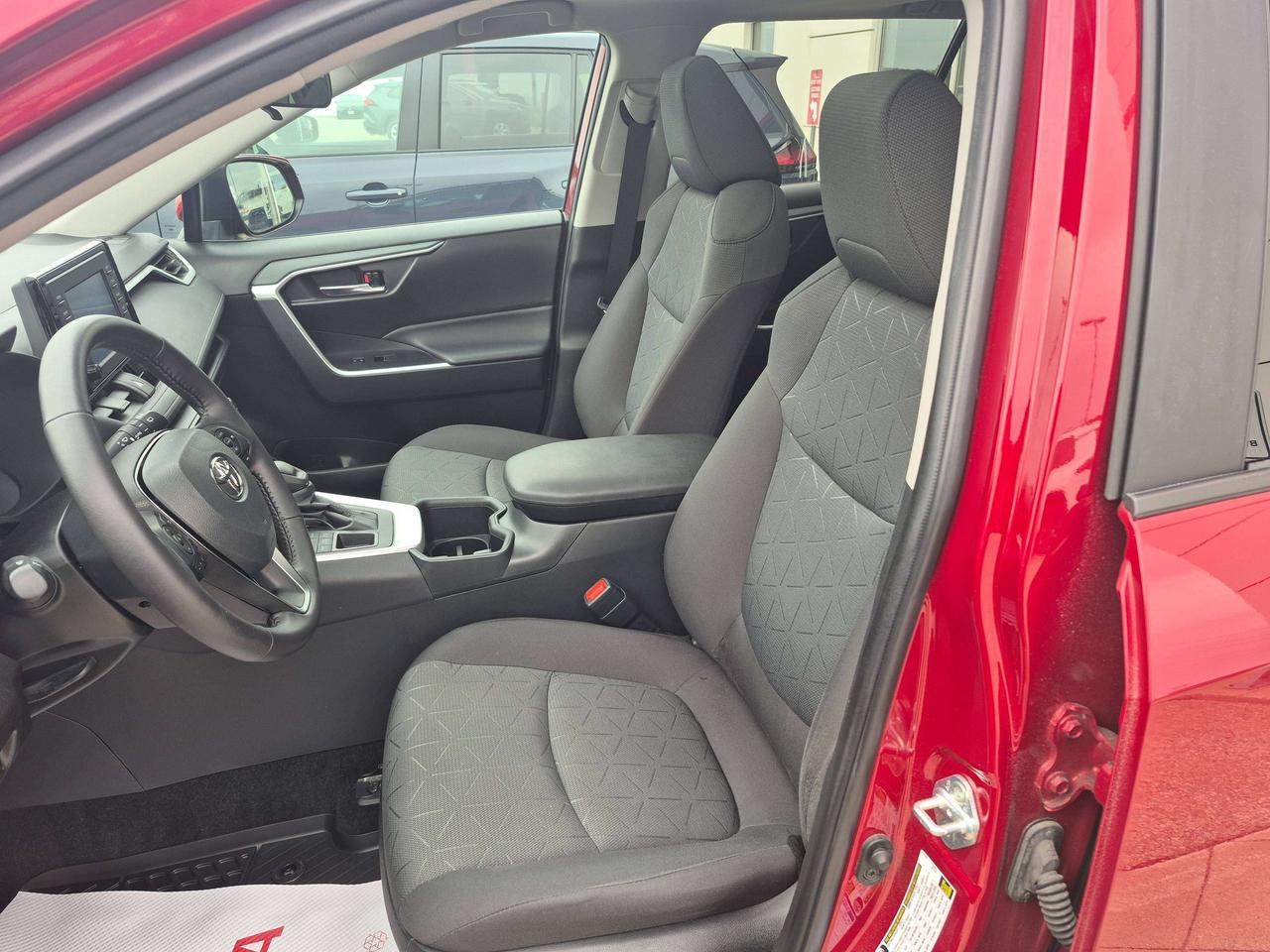 2022 Toyota RAV4 XLE AWD Photo