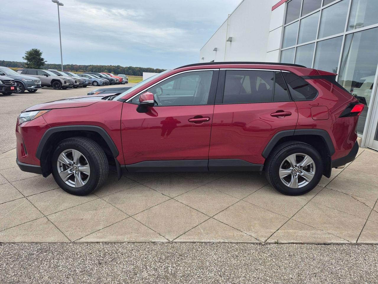2022 Toyota RAV4 XLE AWD Photo